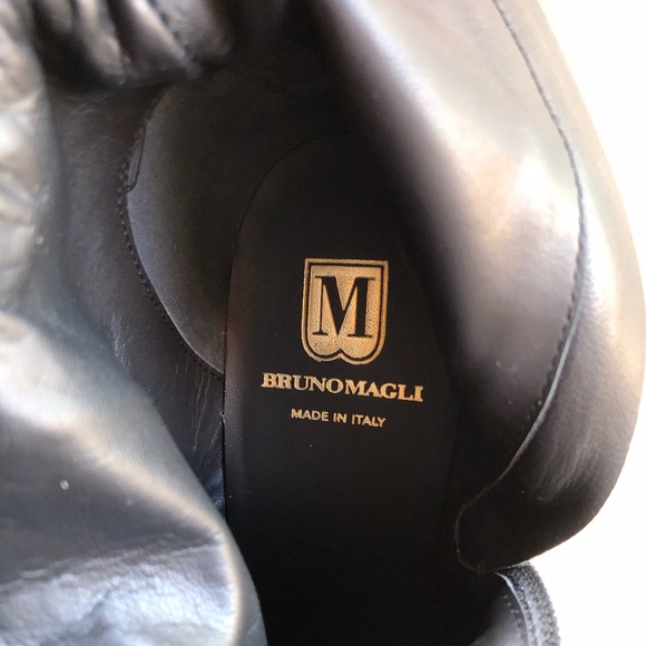 Brunomagli Genuine Nubuck Leather ,side Zip Closure Booties, Sz 8.5, New, Italy